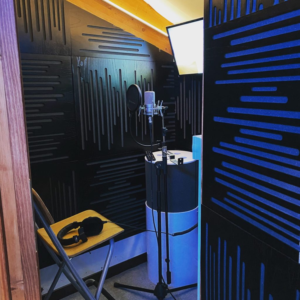 Interno di un home studio dove è stato fatto trattamento acustico